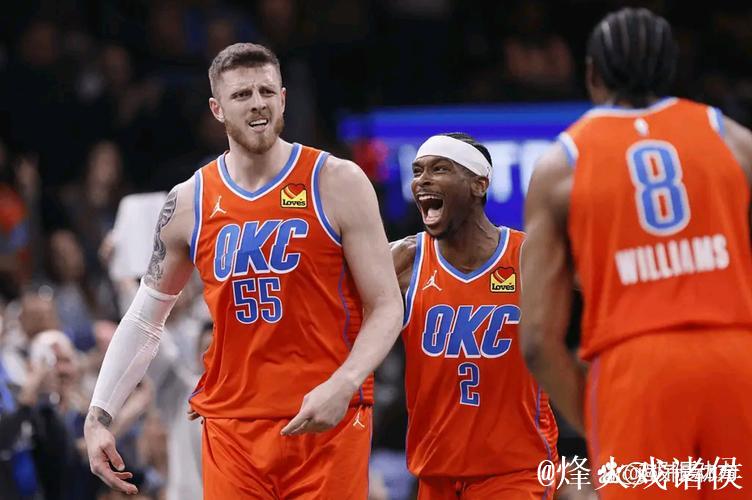 亚历山大32分领衔 雷霆力克火箭晋级决赛